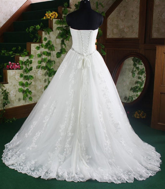 Designer KaliDani A-Linie Herzförmiges Ärmelloses Bodenlanges Spitzen-Hochzeitskleid mit Perlengürtel