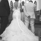 Robe de mariée glamour en dentelle organza de luxe, robe de mariée blanche avec traîne cathédrale et perles